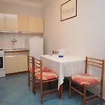 Apartments For Families With Children Pag - 6467 Lägenhet Pag Town