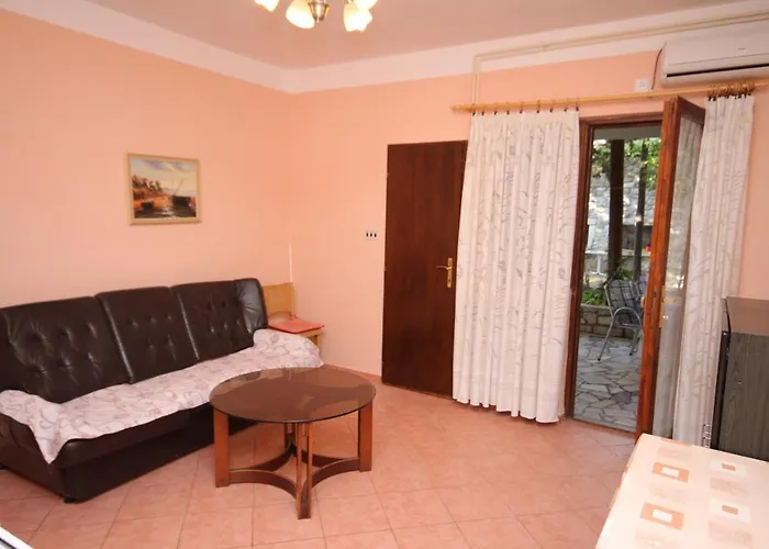 For Families With Children Pag - 6467 *